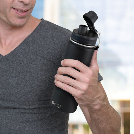 Swiss Peak Vacuum Bottles Lifestyle